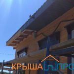 Объект № 120. Монтаж каркаса карнизного свеса, софитов и водосточной системы в Волочаново. Фото из портфолио