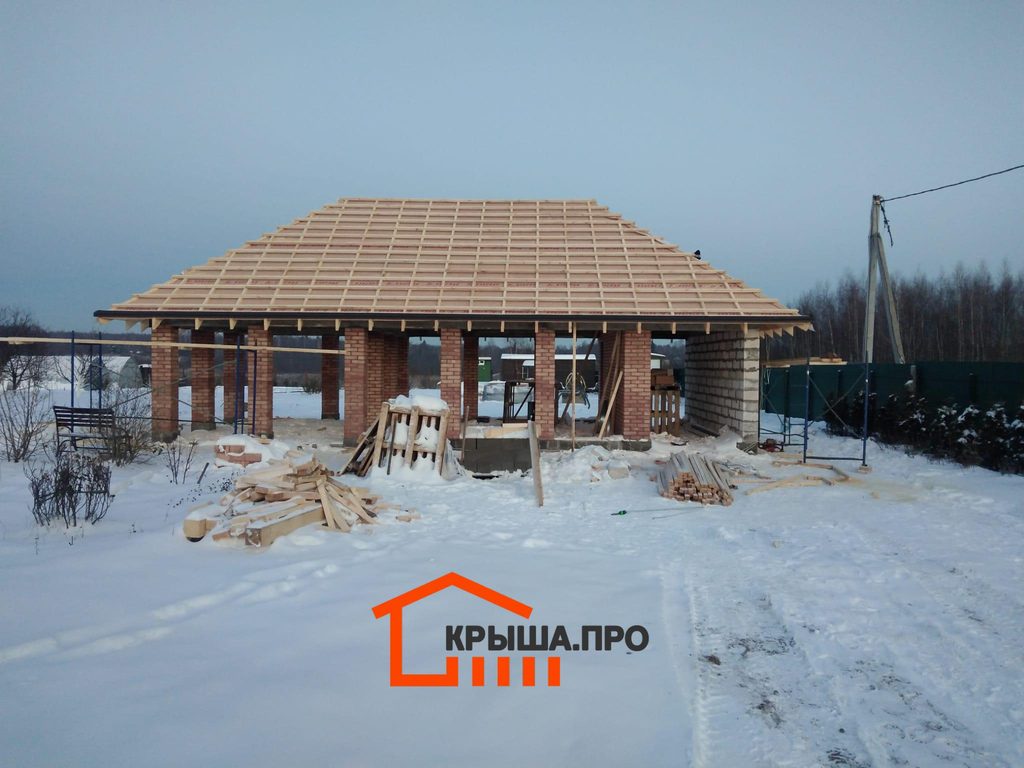 Обрешётка под натуральную черепицу поверх мембраны и контробрешётки на четырёх скатах